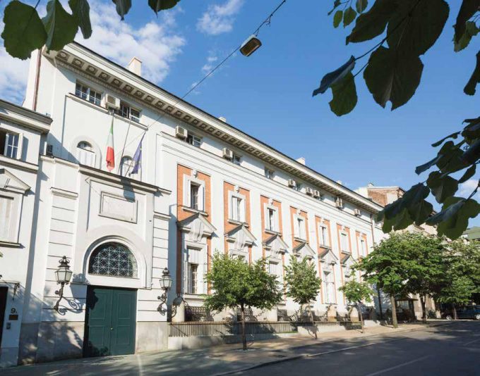 Michele Miglionico sfila all'Ambasciata d'Italia a Belgrado
