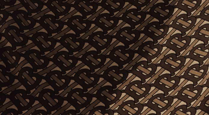 Burberry svela la “B Series” di Maggio Burberry "B Series": oggi l'ultima capsule dalle ore contate