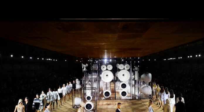 Burberry’s Evolution continued with a touch of Heritage Chic Burberry's Evolution continued with a touch of Heritage Chic