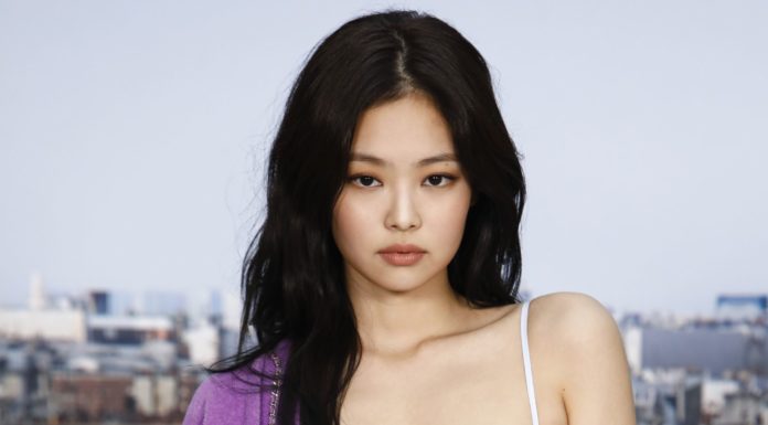 Jennie Kim Sit Front Row at Chanel Fashion Show CHANEL – House ambassador Jennie Kim attended the Spring-Summer 2020 show in Paris⠀
