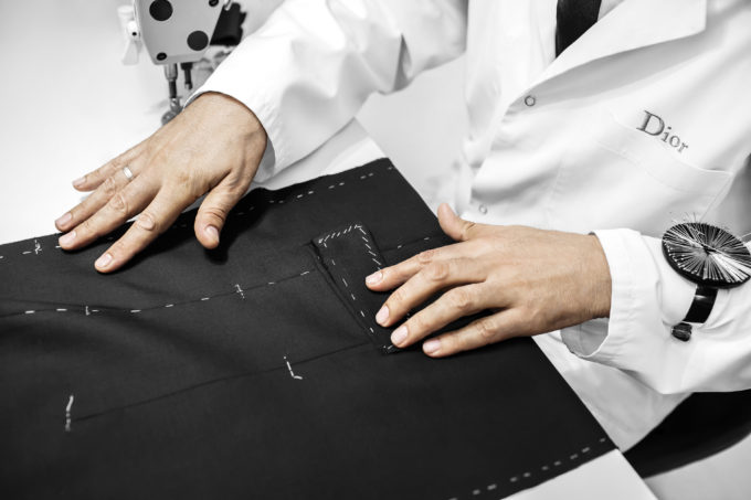 The Savoir-Faire behind the Tailleur Oblique Suit 