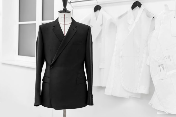 The Savoir-Faire behind the Tailleur Oblique Suit 