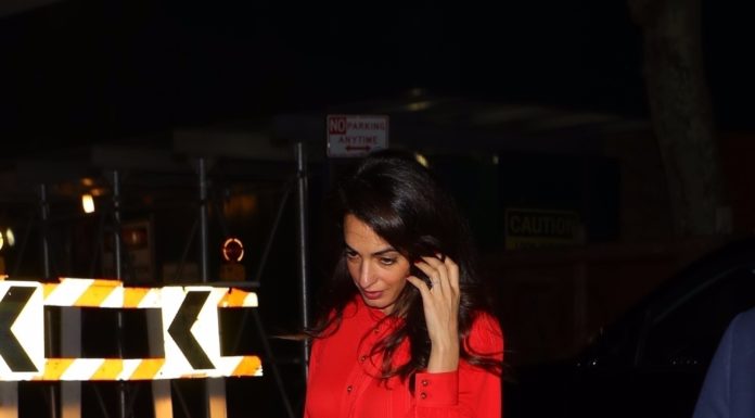 Amal Clooney indossa Burberry Amal Clooney indossa Burberry