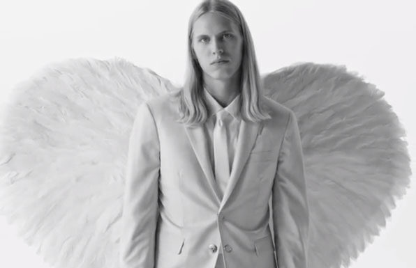 Burberry svela il cast della campagna Festive Burberry Reveals 2019 Festive Campaign Cast