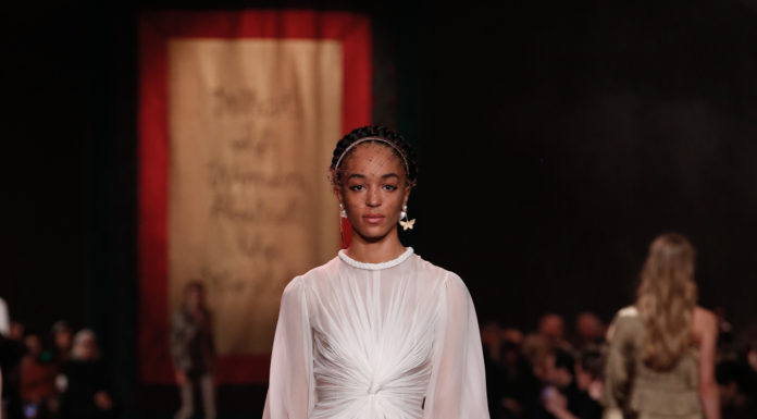 Dior Couture SS20 — A goddess gown with a twist Dior Couture SS20 — A goddess gown with a twist