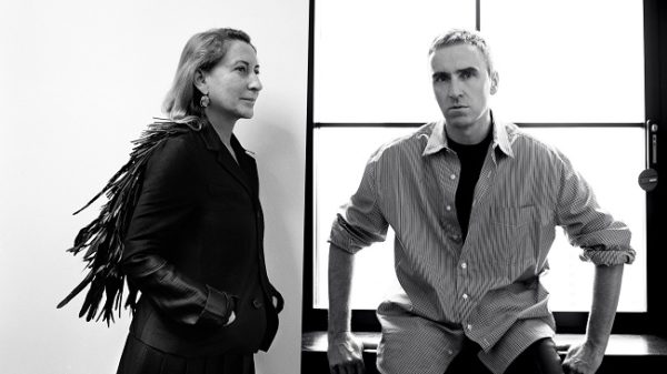 Prada annuncia una co-direzione creativa Prada Raf Simons alla direzione creativa al fianco di Miuccia