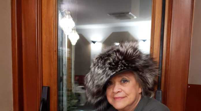 “La Boccardi” Storia della decana del giornalismo di moda e costume La biografia della giornalista di moda Luciana Boccardi firmata da Alda Vanzan
