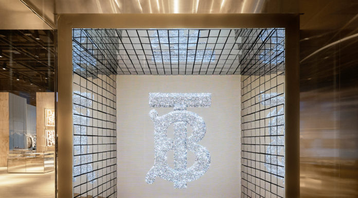 Burberry inaugura il primo Luxury Social Store a Shenzhen, Cina Burberry inaugura il primo Luxury Social Store a Shenzhen, Cina