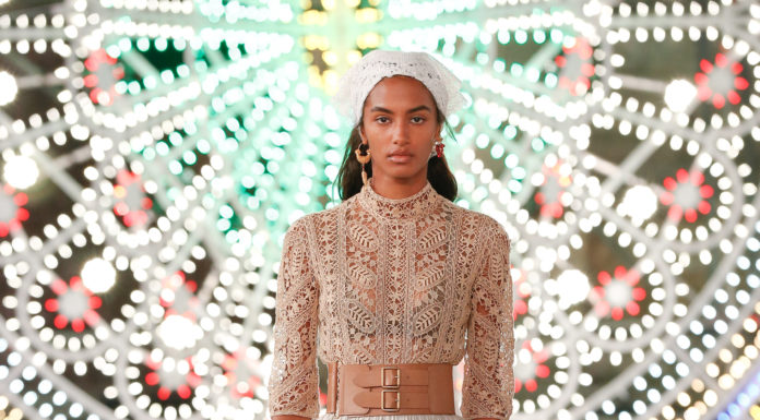 Dior Cruise 2021: tutti i look della sfilata a Lecce Dior Cruise 2021: tutti i look della sfilata a Lecce