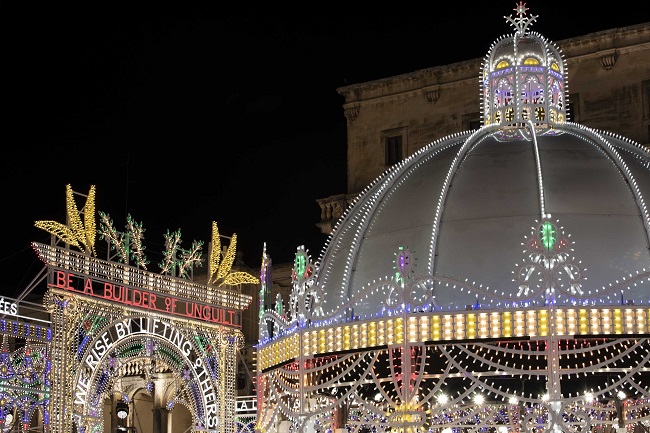 Dior, la sfilata delle meraviglie in Piazza Duomo a Lecce