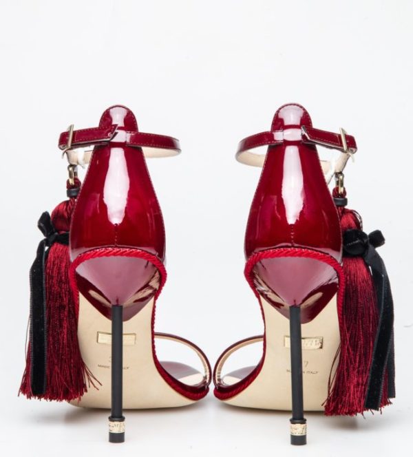 Le scarpe gioiello di Revolver Requeen Venexia. Tacchi, glitter e dettagli preziosi 100% Made in Italy.