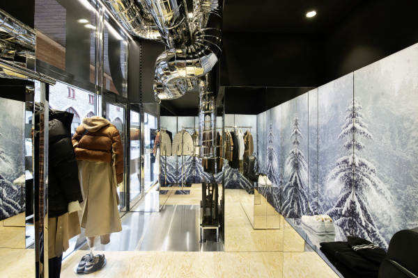 Burberry inaugura un pop-up store a Saint Moritz