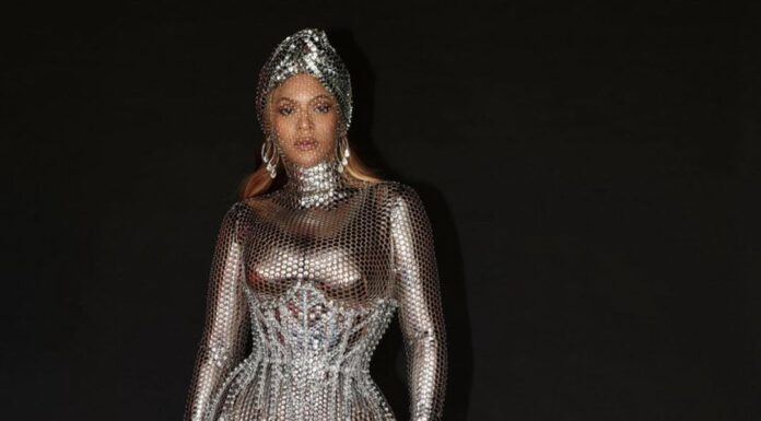 Beyoncé wearing Burberry to the Grammy Awards 2021 Beyoncé wearing Burberry to the Grammy Awards 2021