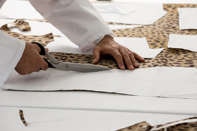 Dior presents the Savoir-Faire of the Leopard-print ‘Bar’ jacket