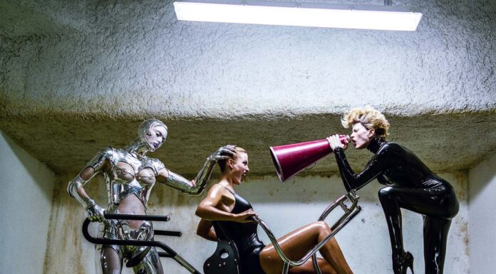 HELMUT NEWTON. LEGACY HELMUT NEWTON. LEGACY