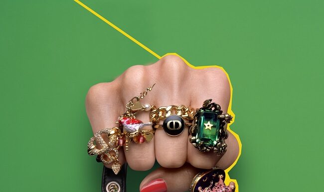 Dior presents the collection of Micro-Bag The Dior Micro-Bag Challenge