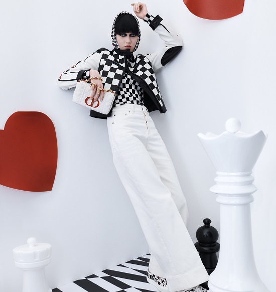 Dioramour capsule collection
