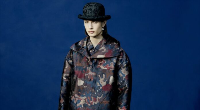Dior presents the Camouflage designs created in collaboration with Peter Doig Dior presents the Camouflage designs created in collaboration with Peter Doig