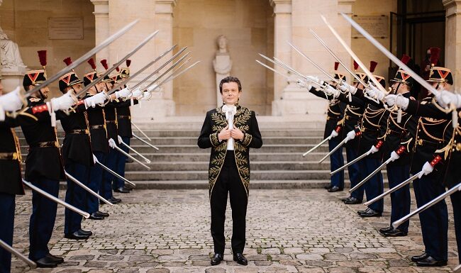 Dior presents Jean-Michel Othoniel’s Uniform Dior presents Jean-Michel Othoniel's Uniform