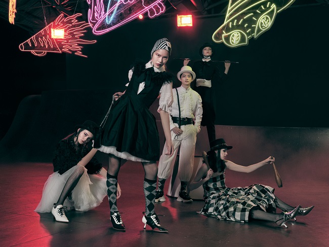 Shiatzy Chen 2022 Spring-Summer Collection: Circus