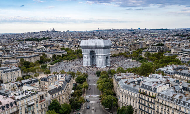 Christo and Jeanne-Claude: L’Arc de Triomphe, Wrapped