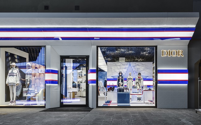 Dior presents a new pop-up boutique in Cortina d'Ampezzo