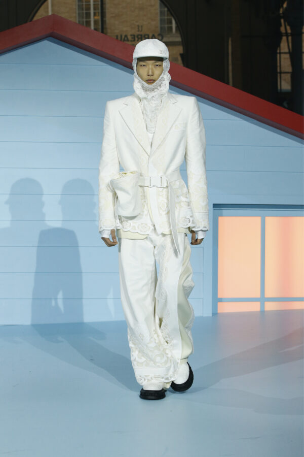 Louis Vuitton presents the Men’s Fall-Winter 2022 Collection by Virgil Abloh in Paris. Fashionpress.it