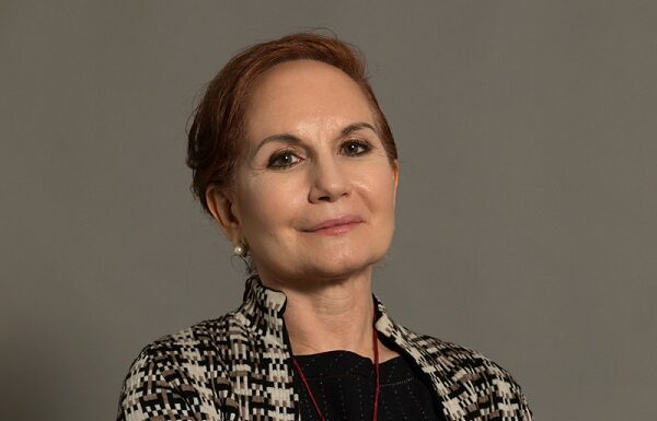 Etica ed Estetica del Vero Lusso (e il suo Futuro) con Annamaria Tartaglia Etica ed Estetica del Vero Lusso (e il suo Futuro). Intervista con Annamaria Tartaglia fashioinpress.it