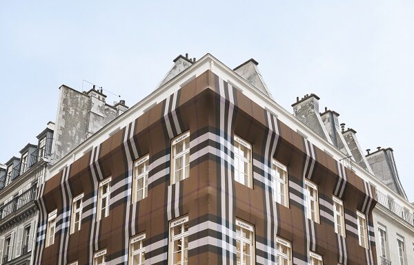Burberry svela il Design del nuovo Flagship Store in Rue Saint-Honoré a Parigi Burberry Unveils Flagship Store Featuring New Luxury Design Concept on Rue Saint Honoré, Paris