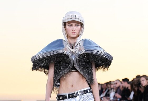 Nicolas Ghesquière presents his #LVCruise 2023 Collection at the Salk Institute in California Nicolas Ghesquière presents his #LVCruise 2023 Collection at the Salk Institute in California.