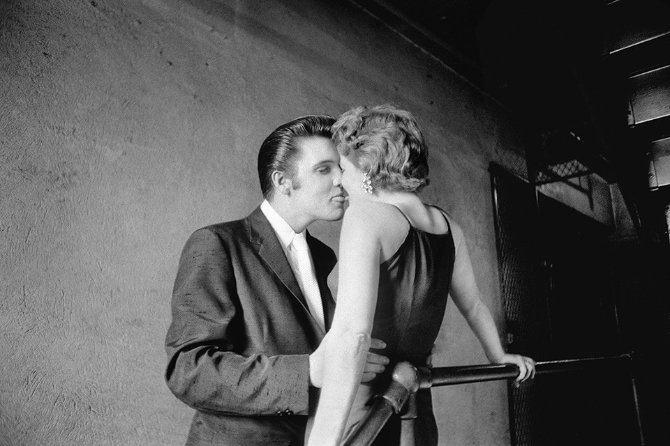 Alfred Wertheimer. Elvis and the Birth of Rock and Roll