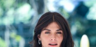 Elisa Sednaoui sceglie Gioielli Recarlo per l'arrivo alla 79esima Edizione del Festival del Cinema di Venezia 