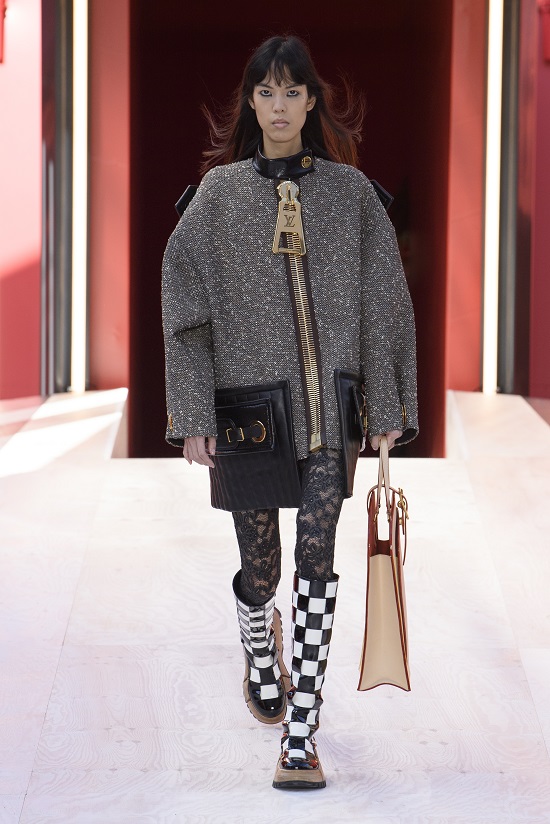 #LVSS23 Nicolas Ghesquière presents his Spring-Summer 2023 Women’s Collection in Paris