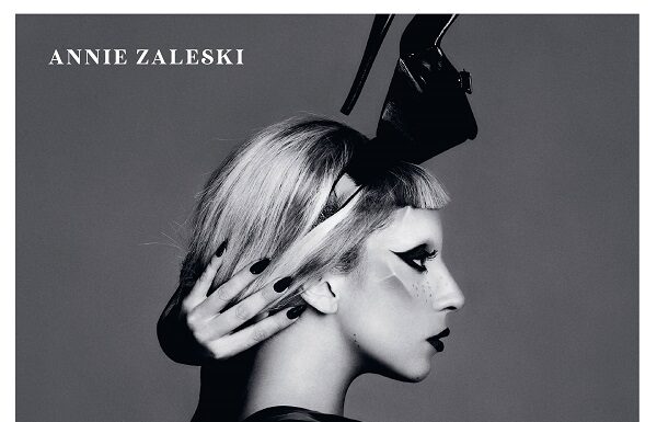 LADY GAGA – Applause di Annie Zaleski LADY GAGA – Applause di Annie Zaleski