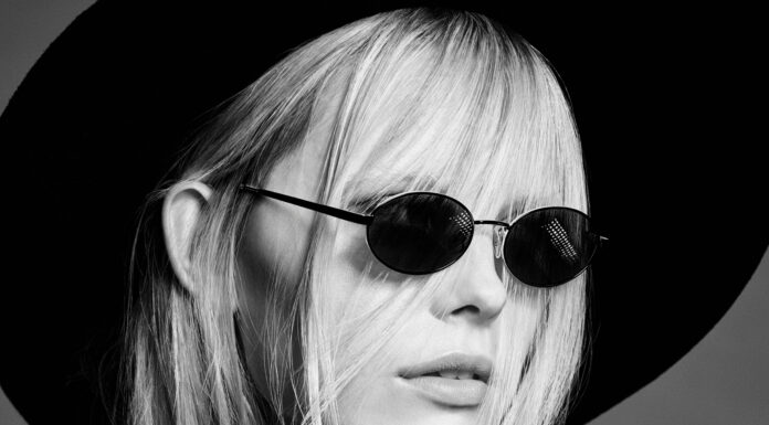 MAX&Co. – The New &Co.llaboration with Anna Dello Russo MAX&Co. &Co.llaboration with ADR: l’eyewear disegnato da Anna Dello Russo