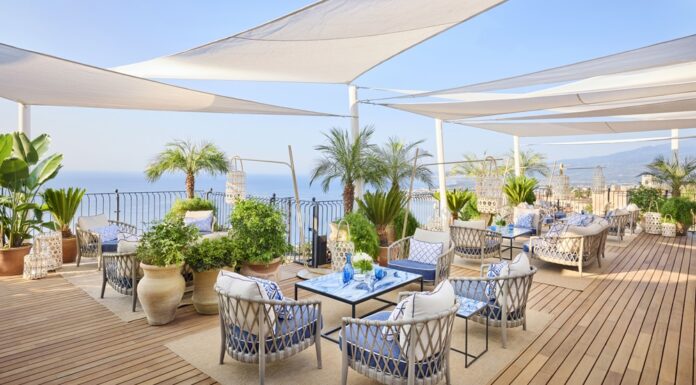 Louis Vuitton presenta il primo Sky Bar della Maison, Le Bar Louis Vuitton, a Taormina Louis Vuitton presenta il primo Sky Bar della Maison, Le Bar Louis Vuitton, a Taormina