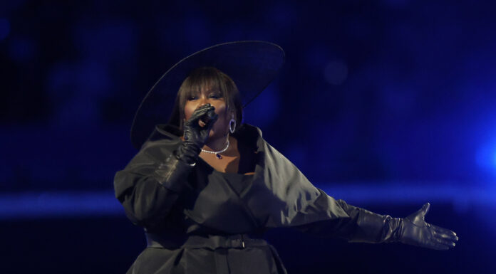 Yseult performing in Dior Haute Couture for the Closing Ceremony of the Olympic Games Paris 2024 The Olympic Games #Paris2024 Closing Ceremony ended on a high note with Yseult's black suit threading a silken note through history.