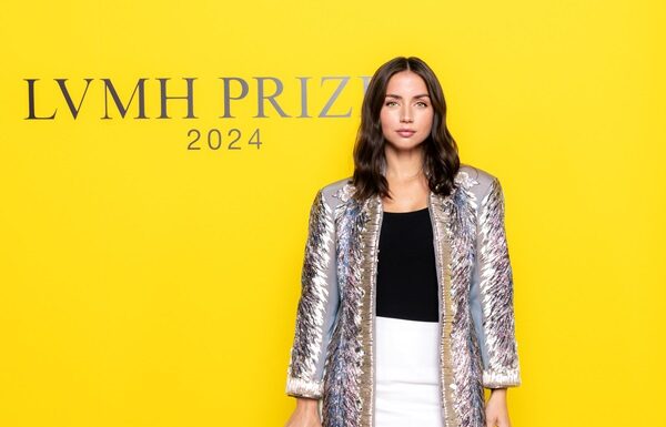 Ana De Armas ha indossato un look Louis Vuitton per il 2024 LVMH Prize Ana De Armas ha indossato un look Louis Vuitton per il 2024 LVMH Prize
