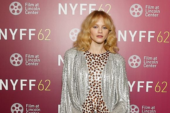 Emma Laird wears Louis Vuitton to the premiere of “The Brutalist” during the 62nd New York Film Festival Emma Laird wears Louis Vuitton to the premiere of “The Brutalist” during the 62nd New York Film Festival