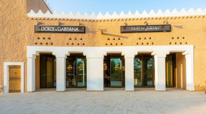 Dolce&Gabbana inaugura una boutique di lusso e un caffè al Bujairi Terrace di Diriyah Dolce&Gabbana inaugura una boutique di lusso e un caffè al Bujairi Terrace di Diriyah