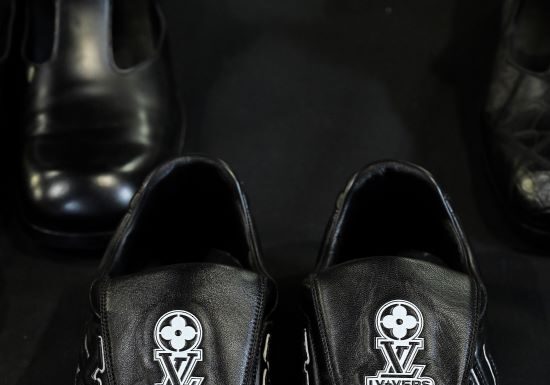 Louis Vuitton svela le nuove scarpe LV Soccer disegnate da Pharrell Williams Louis Vuitton svela le nuove scarpe LV Soccer disegnate da Pharrell Williams