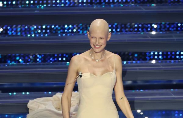 Sanremo 2025: Bianca Balti ha indossato un abito custom made Ermanno Scervino Sanremo 2025: Bianca Balti ha indossato un abito custom made Ermanno Scervino