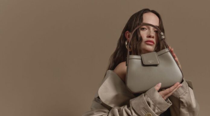 Lamarr: la capsule di borse “Orange Collection” realizzata in pelle di buccia d’arancia Lamarr: la Capsule di Borse "Orange Collection" realizzata in pelle di buccia d'arancia