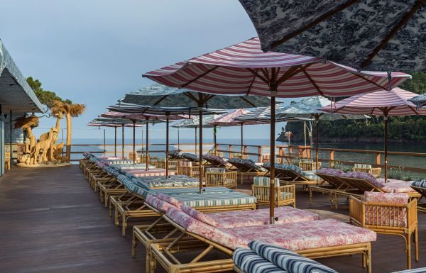 Dior opens a new boutique in Portofino and presents the Dioriviera Universe in Paraggi Dior opens a new boutique in Portofino and presents the Dioriviera Universe in Paraggi