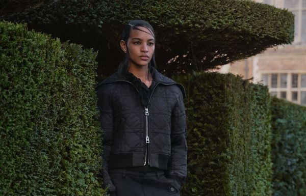 Dior presents the D-Motion bag Dior presents the D-Motion bag