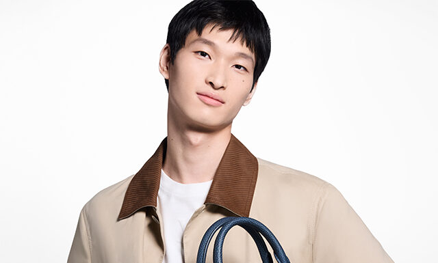 Louis Bear: il nuovo charm di Louis Vuitton Louis Vuitton presenta Louis Bear: una mascotte in miniatura da portare sempre con sé