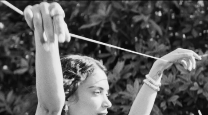 Elodie indossa i gioielli APM Monaco nel nuovo videoclip “Ex” con Irama Elodie indossa i gioielli APM Monaco nel nuovo videoclip "Ex" con Irama