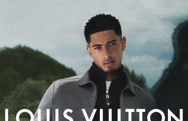 Jude Bellingham, nuovo volto del formalwear Louis Vuitton. Louis Vuitton presenta la Campagna della nuova Collezione formale maschile, con protagonista l’Ambassador della Maison, Jude Bellingham.