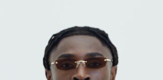 GUESS JEANS Eyewear presenta l’anteprima della nuova collezione con Moise Kean GUESS JEANS Eyewear presenta l'anteprima della nuova collezione con Moise Kean