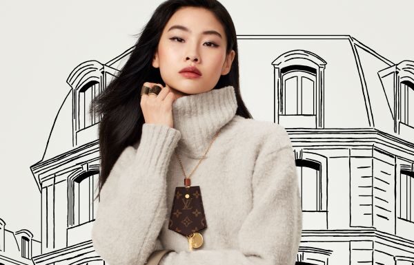 Emma Stone & Hoyeon Model Louis Vuitton Leather Goods Emma Stone & Hoyeon Model Louis Vuitton Leather Goods
